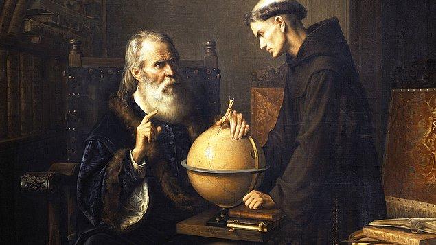 1992 - Vatikan, Dünyanın Güneşin çevresinde döndüğünü söyleyen Galileo'nun haklılığını teslim etti.