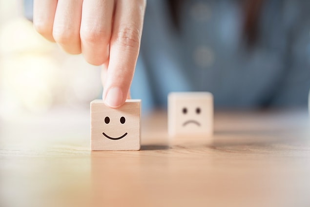 Bu yeni kurallara göre, patlıcan veya şeftali emojileri, yorumlarda cinsel ifade olarak kullanılamayacak.