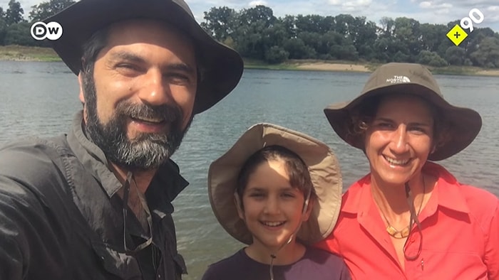 Küresel Isınmaya Dikkat Çekmek İçin Bisikletleriyle Dünya Turu Yapan Sarıhan Ailesi ile Tanışın!