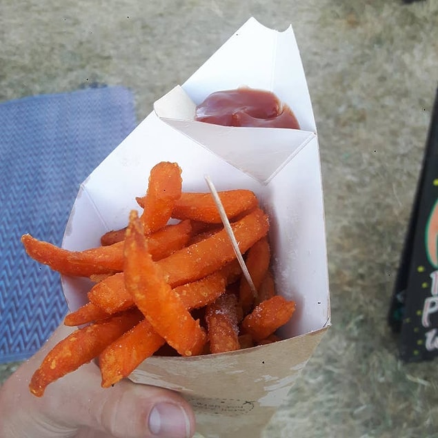 9. Sos yüzünden hamur gibi olan patates kızartmaları için pakete konulan sos bölmesi. 🍟