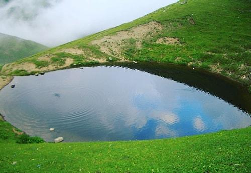 Valilik Onaylı Kazı: Gümüşhane'deki Dipsiz Göl'ün Suyu, Define İddiası Üzerine Tahliye Edildi