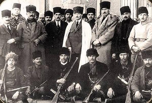 1919 yılının sonlarına doğru, İngiliz istihbaratının Mustafa Kemal ve milli mücadeleyi mercek altına almaya başladığı görülüyor.