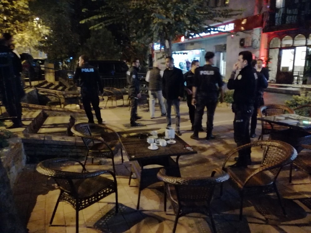 Fatih'te Sokak Ortasında Cinayet: Otelin Kafesinde Oturan Adam Uğradığı Silahlı Saldırıda Hayatını Kaybetti