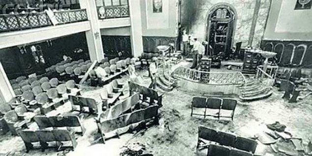 2003 - İstanbul'da Neve Şalom Sinagogu ve Bet İsrael Sinagogu'na, Cumartesi duası sırasında eş zamanlı intihar saldırılarında bulunuldu; 28 kişi öldü.