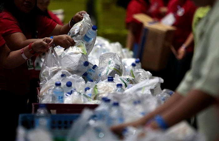 Doğru Bilinen Yanlışlar: Geri Dönüşüme Attığınız Plastiklere Aslında Ne Oluyor?