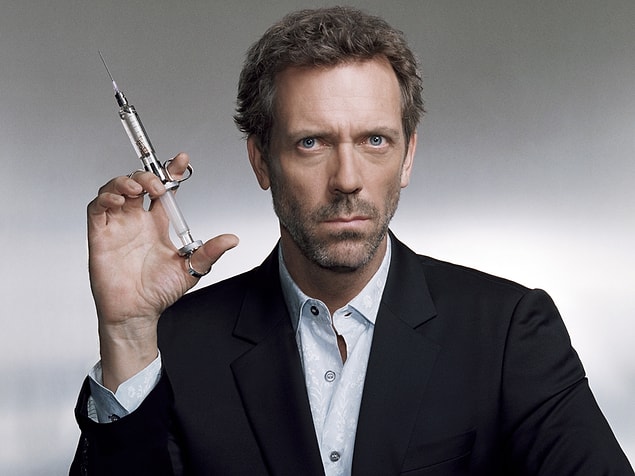 Dr. Gregory House, New Jersey'de bir hastanede görev yapan dahi bir tip.