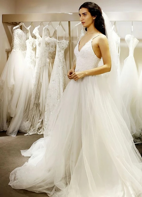 7. Элиф из сериала "Грязные деньги и любовь"