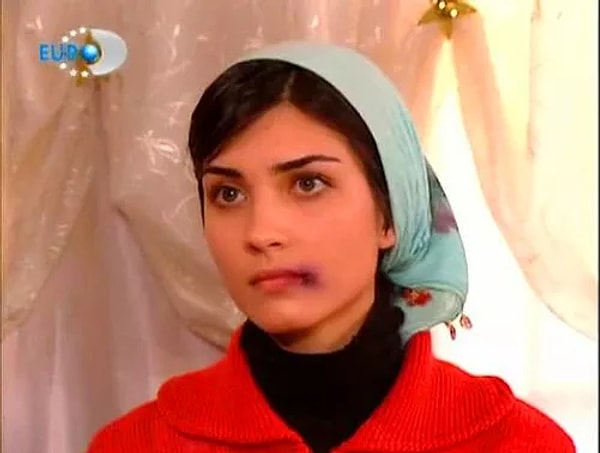 7. Туба Бююкюстюн. Власть Султана (2003 г.)