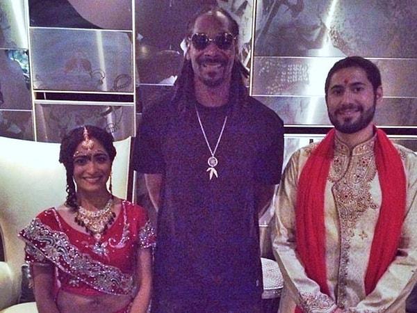 20. Snoop Dogg'u düğüne katılması için düğün fotoğrafçısı ikna etti.