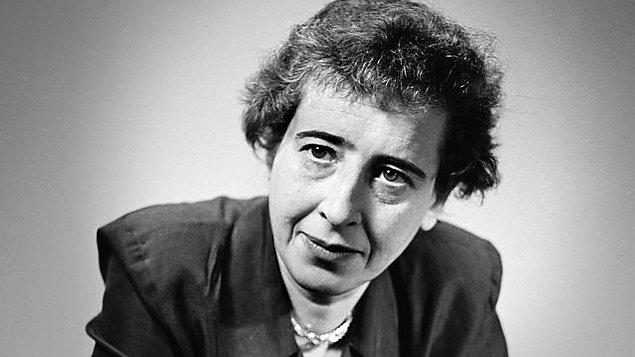 Siyaset bilimci Hannah Arendt zırvaların gücünü ve gerçekliğin çağımızdaki çaresizliğini müthiş özetliyor: