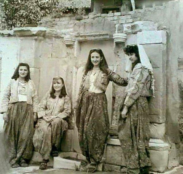 16. Çeşme güzelleri, Eskişehir, 1970.