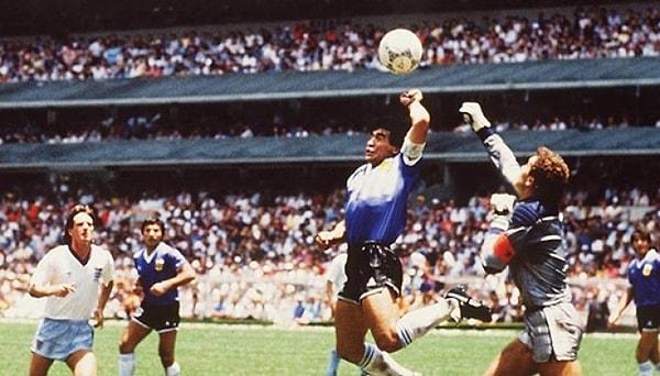 3. Maradona hangi maçta “Tanrı’nın eli” diye adlandırılan golü atmıştır?