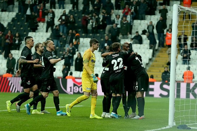 Karşılaşmanın 41. dakikasında Burak Yılmaz skoru 3-0'a getiren golü kaydetti. Elneny ile verkaça giren Burak Yılmaz, ceza sahası dışından vurdu. Yere çarpıp şiddetlenen topa Lung uzansa da yetişemedi.