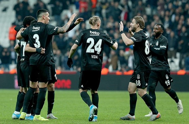 Mücadelenin 90. dakikasında Burak Yılmaz yine sahneye çıktı, skoru 4-1'e getirdi ve maçın sonucunu belirledi.