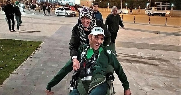 "Beni de futbola alıştırdı"