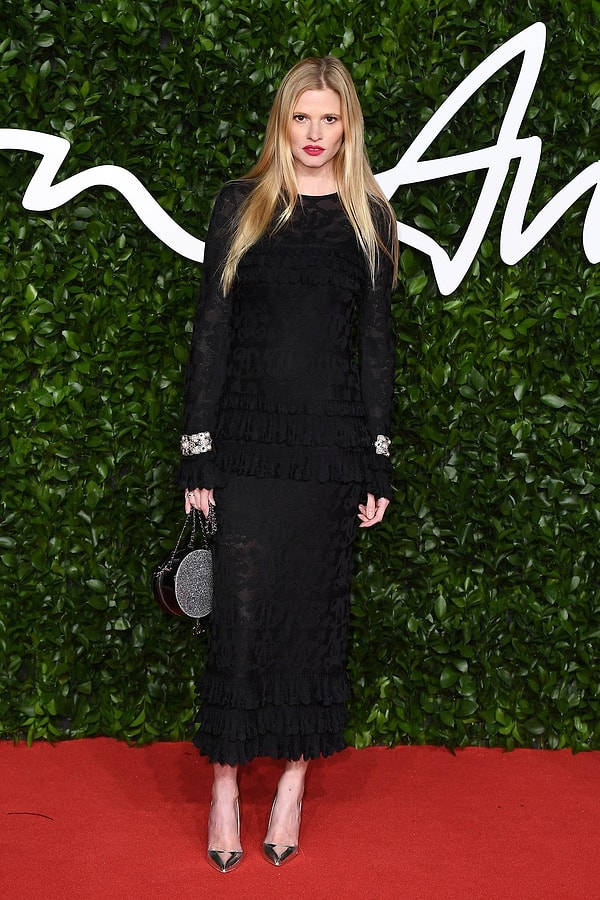 5. Лара Стуон