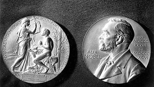 1901 - İlk Nobel ödülleri verildi.