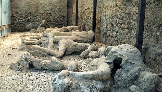 9. Bilim insanları Pompeii kalıntılarının arasında take-out restoranların bulunduğuna dair kanıtlar bulmuştur.