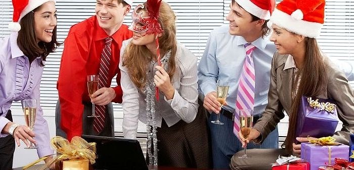 Что подарить коллегам на Новый год, чтобы вас стали любить еще больше? :)