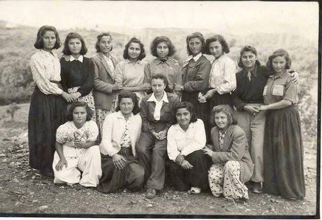 Ortaklar Köy Enstitüsü öğrencileri, Aydın, 1945.