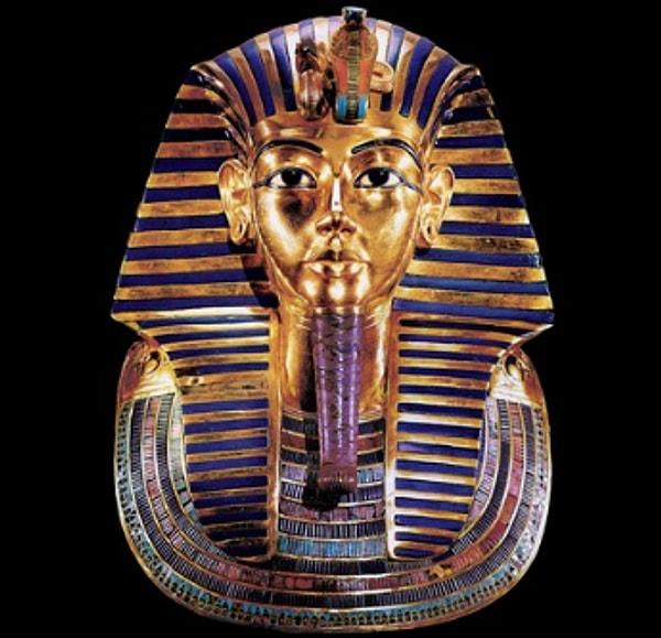 8. Mısır firavunları, arıları uzak tutmak için çıplak hizmetçilerini bal ile kaplıyorlardı.