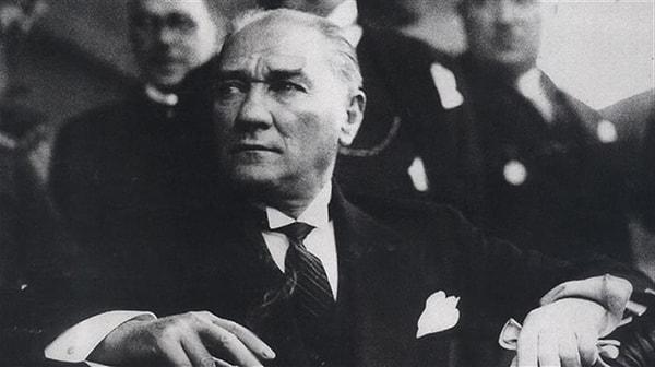 8- Mustafa Kemal Atatürk'ün resmi olmayan ilk soyadı nedir?