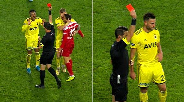 Fenerbahçe'de Rodrigues ve Ozan Tufan, maçın son anlarında kırmızı kartla oyun dışı kaldı.