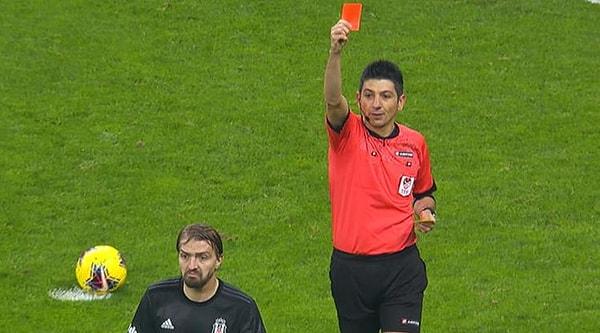 90+8. dakikada hakeme itirazları sonucunda Beşiktaş'ta Caner Erkin, kırmızı kartla oyun dışı kaldı.