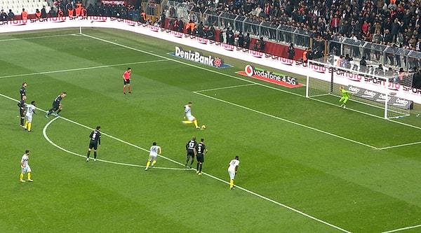 90+9. dakikada penaltı vuruşunda Jahovic, topu ağlara göndererek skoru 2-0 yaptı.