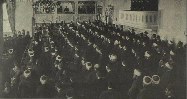1918 - Osmanlı Padişahı Vahdettin, Meclis-i Mebusan'ı feshetti.