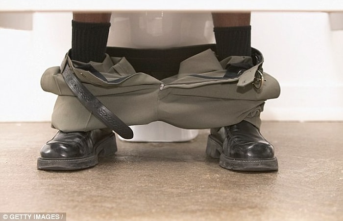 Попрощайтесь с длительными перерывами на работе! Новые наклонные вниз туалеты разработаны так, чтобы через пять минут становилось невыносимо сидеть