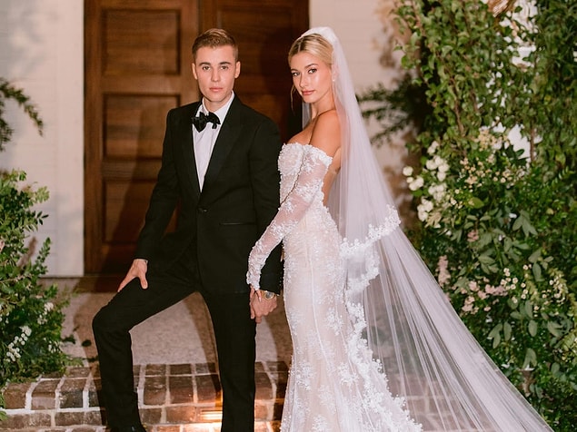 16. Hailey Baldwin & Justin Bieber