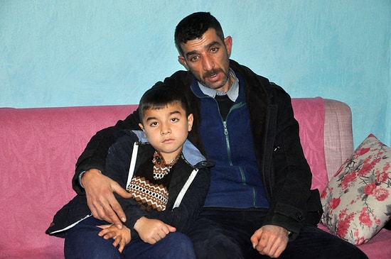 Oğlunun Tedavisi İçin Gerekli Parayı Bulamayan Baba: 'Gözlerim ve Böbreklerim Satılıktır'