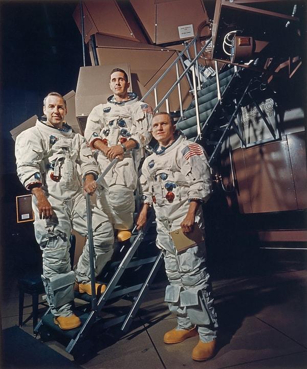 1968 - Aya ilk insanlı uçuşu gerçekleştiren Apollo 8 dünyaya döndü.