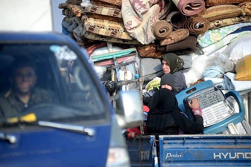 İdlib'den Kaçış Devam Ediyor: Türkiye Sınırına Gelen Suriyeli Sayısı 120 Bine Ulaştı