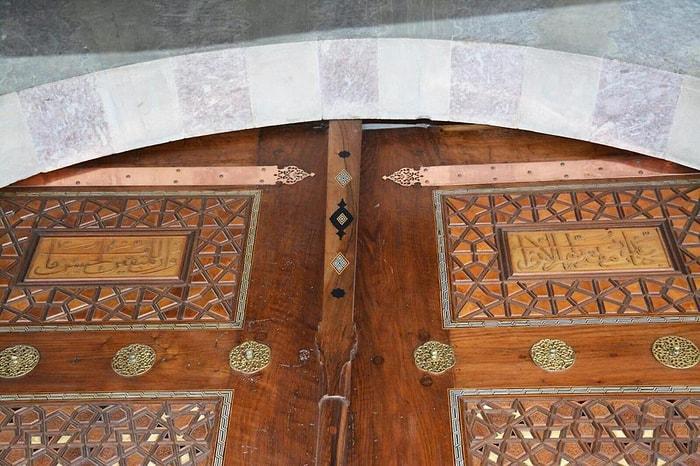 Süleymaniye Camii'nde Restorasyonda Kapıdaki Ayetler Ters Konulmuş: 'Müdahale Etmeme Kararı Aldık'