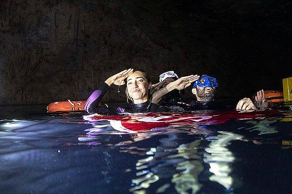 46. Dünya dalış rekortmeni milli sporcu Şahika Ercümen, Mersin'in Aydıncık ilçesindeki Gilindire Mağarası'nda gerçekleştirdiği denemede, paletsiz kategoride tek nefeste 100 metreye dalarak kadınlar dünya rekorunu kırdı.