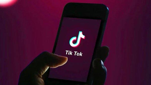 TikTok, içerisinde yer alan yüzlerce görsel ve ses efektleriyle kısa videolar çekmenize yarayan bir sosyal ağ uygulaması olarak Türkiye'de 38 milyon kişi tarafından kullanılıyor.