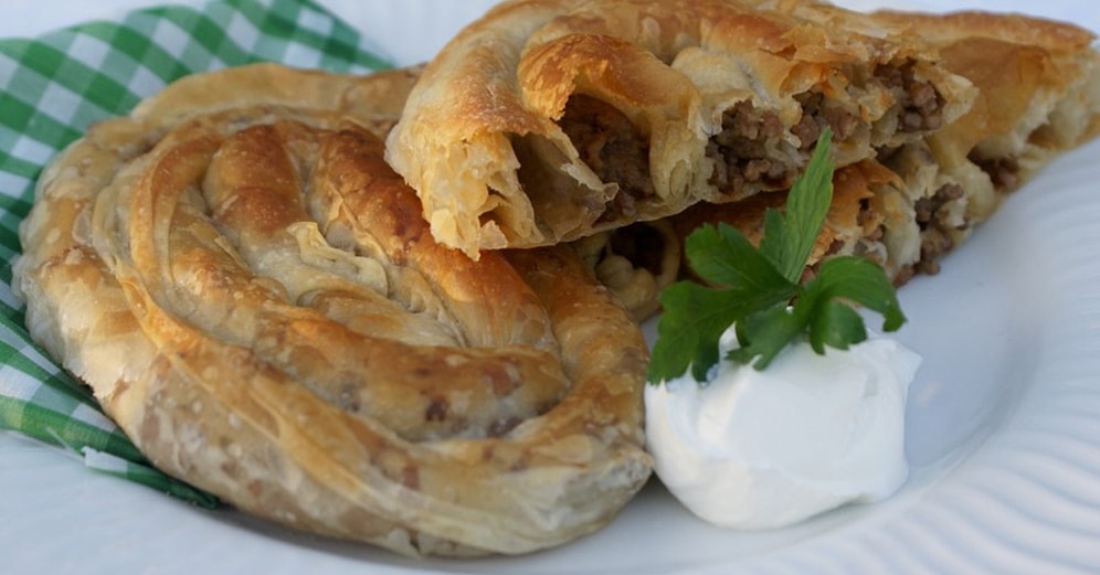 Boşnak Böreği Tarifi: Dışı Çıtır Çıtır Geleneksel Lezzet Boşnak Böreği Nasıl Yapılır?