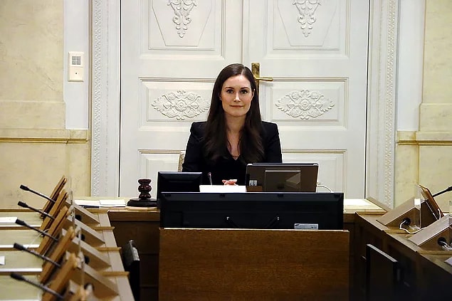 15. Finlandiya’nın çiçeği burnunda Başbakanı Sanna Marin, haftada dört gün altı saatlik mesailerden oluşan bir çalışma sistemine geçmek istediklerini duyurdu.