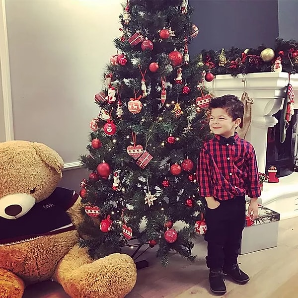 4. Пелин Карахан