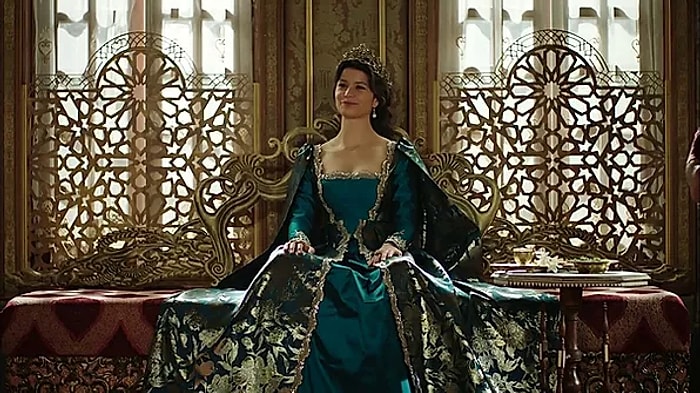 11 кинообразов турецкой актрисы Берен Саат