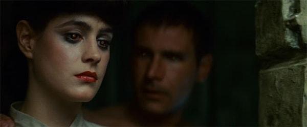 6. Blade Runner'da Rick, Rachel'a kendisini zorla öptürdüğünde...