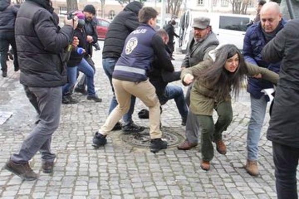 İSİG Meclisi üyelerine Ankara'da gözaltı