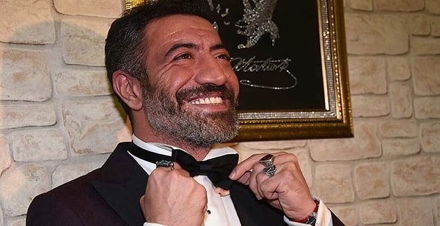 2. Hakan Altun da müzmin bekarlarımızdan. Arıyor ama bulamıyor ne yapsın? Bir konser çıkışında: "Eğer bir aday olursa öyle uzun süre flört etmeyeceğim. Hemen evleneceğim." demişti.