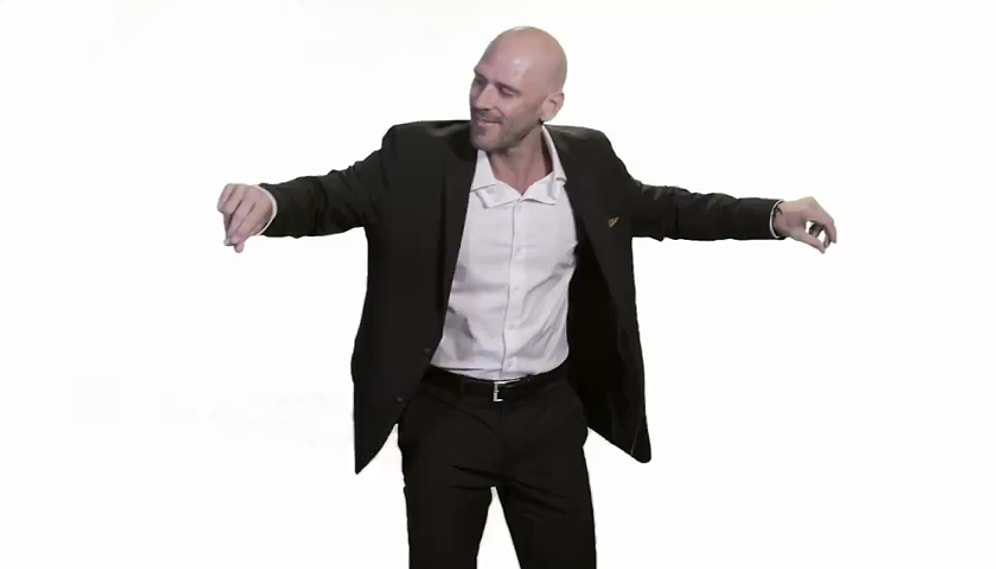 Brazzers'taki Kel Adam Johnny Sins 'Erik Dalı' Oynadı, Sosyal Medyada Yer Yerinden Oynadı!