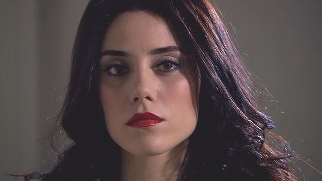 7. İltifat ediyor gibi gözükseler de ince ince lafı giydirirler: "Aslında sen daha iyisini yapardın niye böyle oldu..."