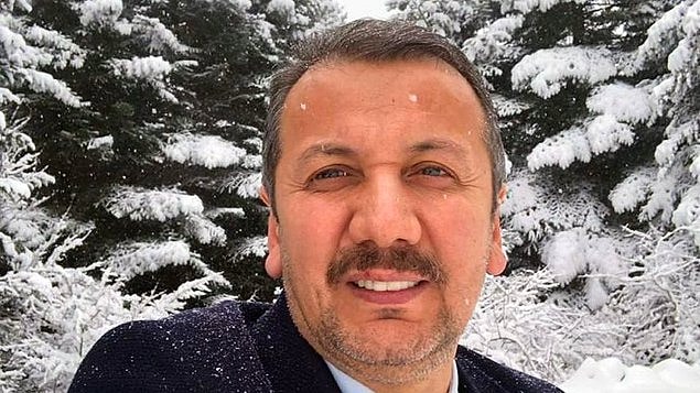 4. Ordu'nun Korgan ilçesinin AKP'li Belediye Başkanı Tuncay Kiraz, geçtiğimiz günlerde yaşamını kaybeden Rahşan Ecevit'in bir fotoğrafının altına "Ateşi bol olsun inşallah" diye yazdı. Tepkiler üzerine açıklama yapan Kiraz yorumu başka birinin yaptığını söyledi.