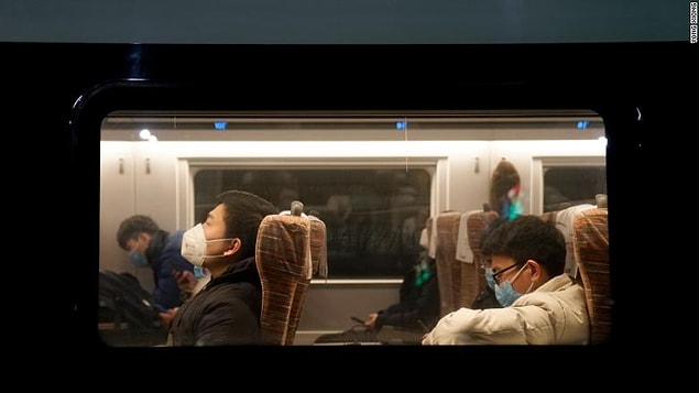 Yetkililer, otobüs, metro, feribot ve uzun mesafeli toplu ulaşımın 23 Ocak Perşembe gününden itibaren askıya alındı.