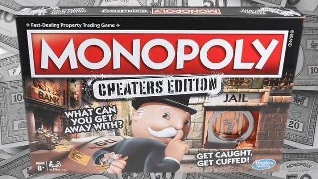 12. "Sonunda eski kız arkadaşıma en uygun hediyeyi bulabildim. Üzerinde 'Aldatanlara özel' yazan monopoly."